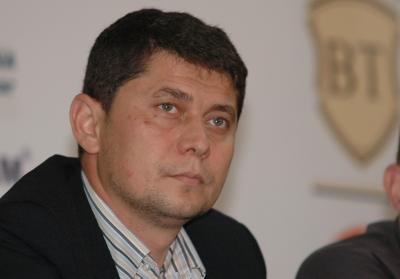 Alin Banceu vine pe chat